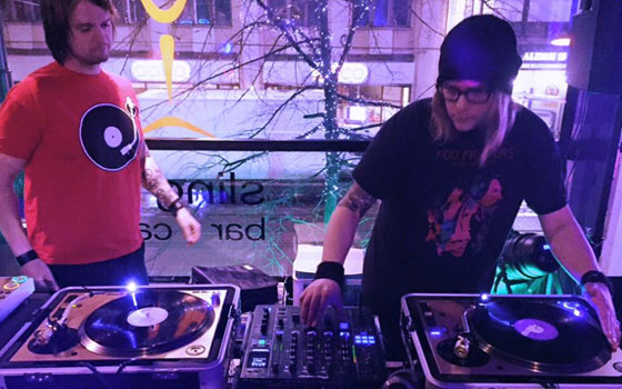 DJ Mikke playing vinyls